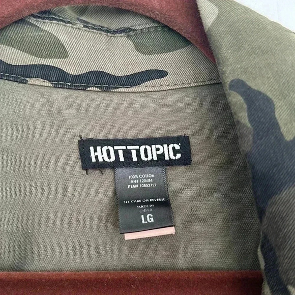Hot Topic Camo Lightweight Jacket Sz L - Picture 5 of 7